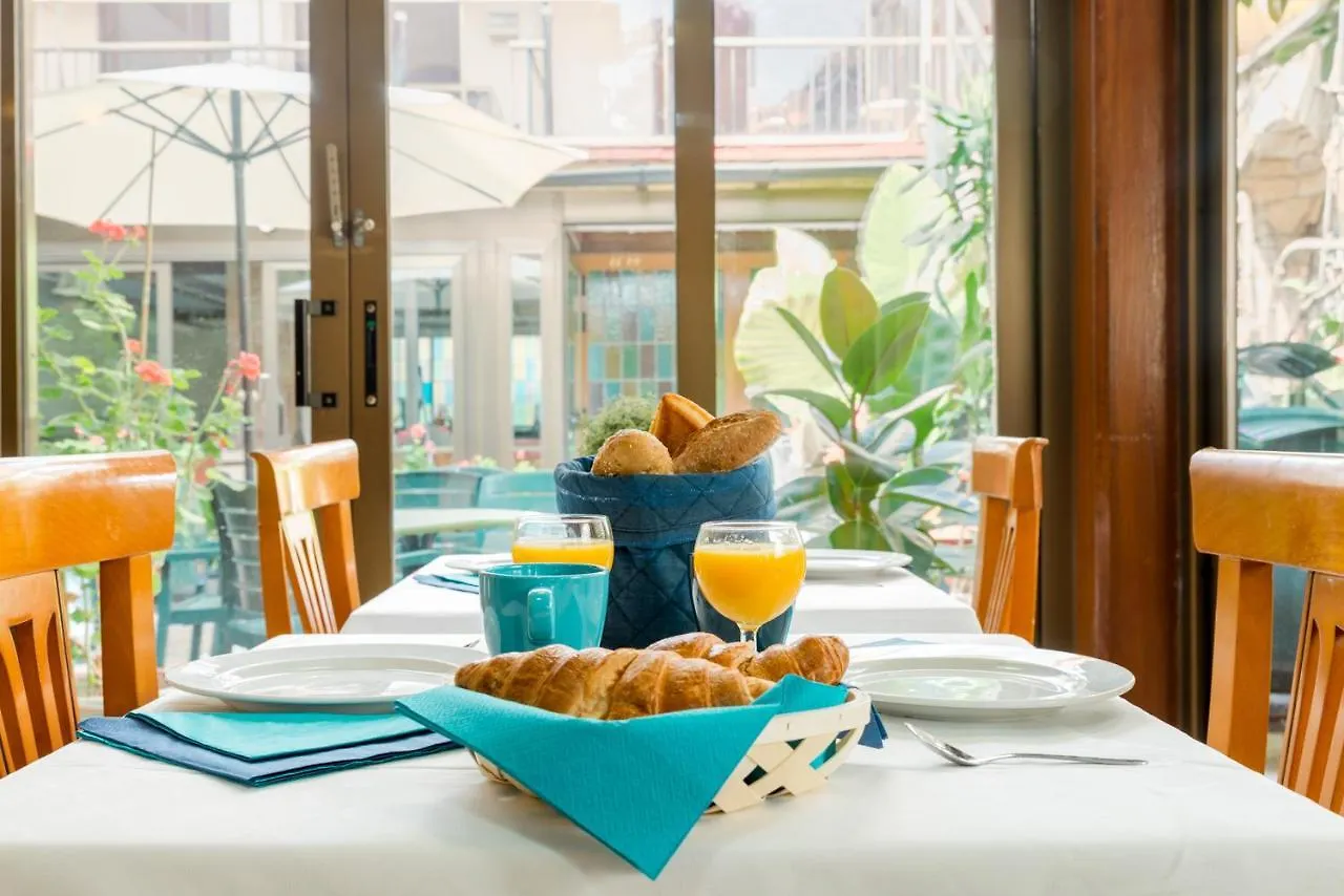 Hotel Mercedes Льорет-де-Мар Испания