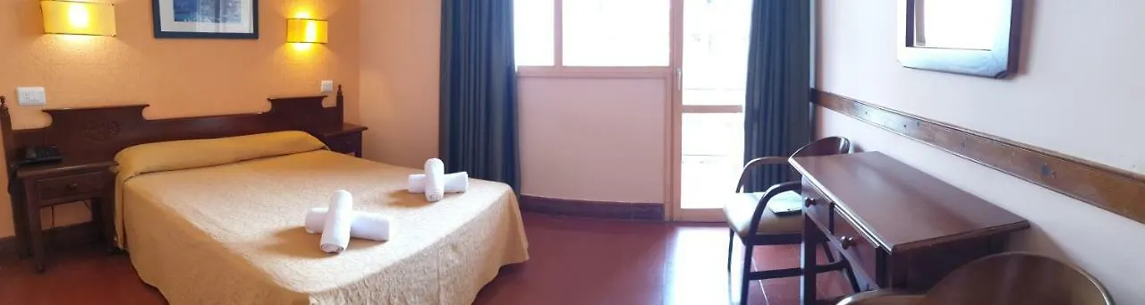 Hotel Mercedes 滨海略雷特